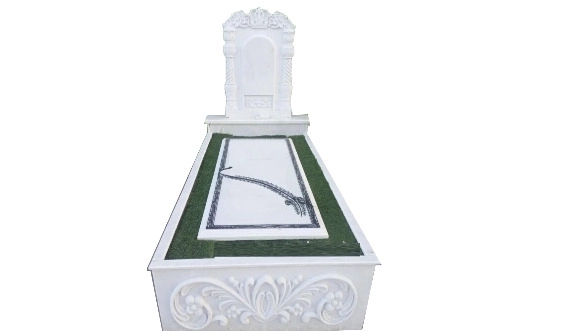Tombstone of Momeni in Isfahan
