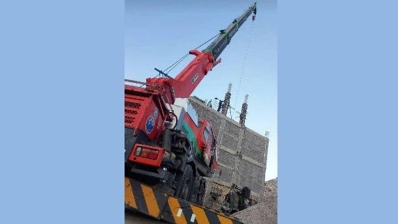 Crane rental in Ilam
