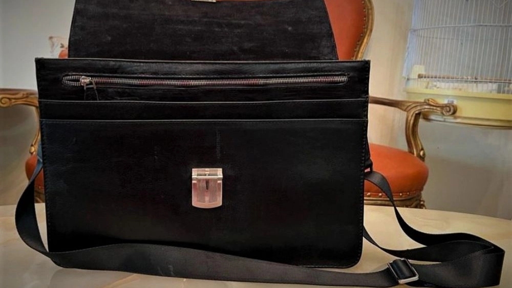 Purchase and price of office leather bags + wholesale