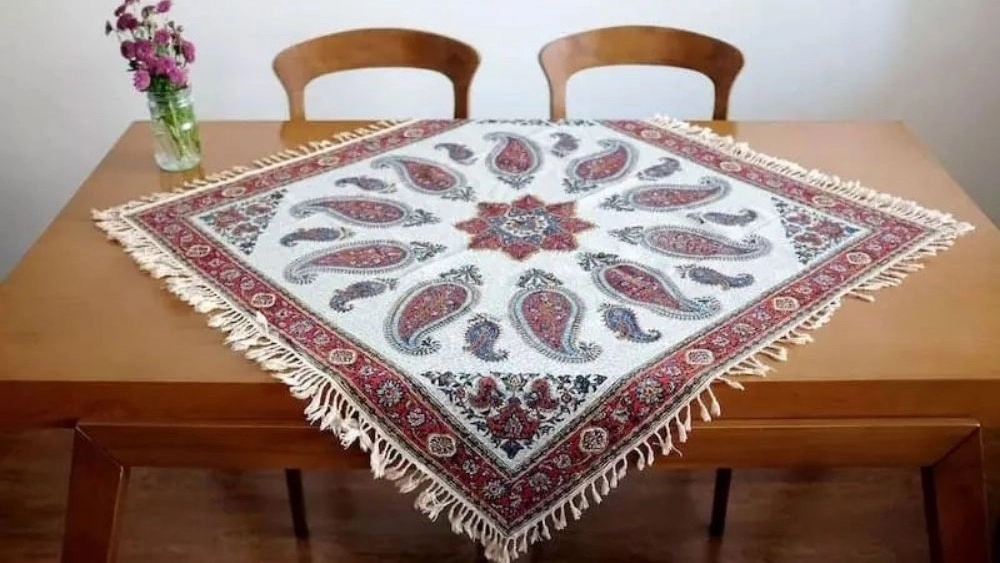 Writing table