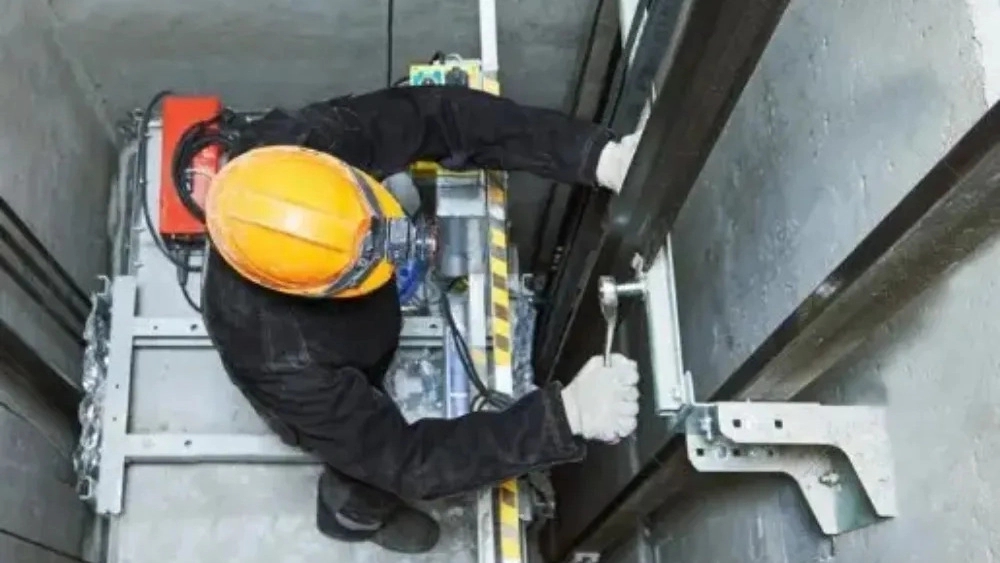 Power elevator, repair and repair of elevator failure in Tehran campus