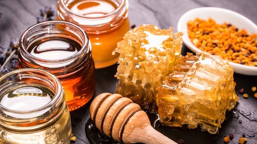 Distinguishing natural honey from unnatural
