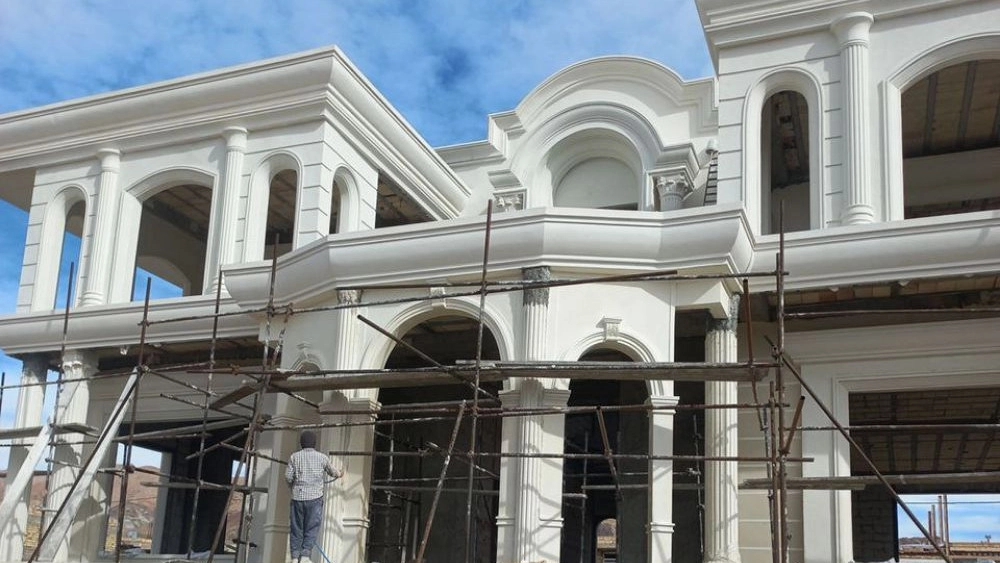 Several reasons for Iranians' interest in the Roman facade