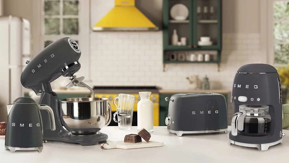 All kinds of household appliances in Shirazi store