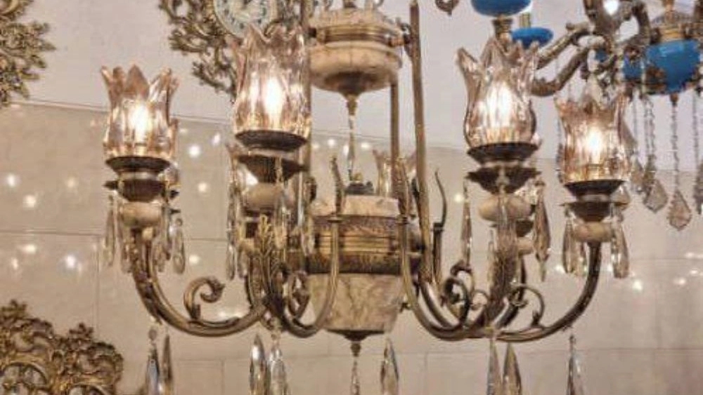 Night diamond decoration, manufacture and sale of chandeliers and bronze decorations in Tehran