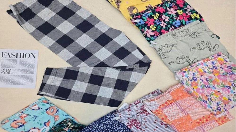 Wholesale distribution of clothes in Qeshm