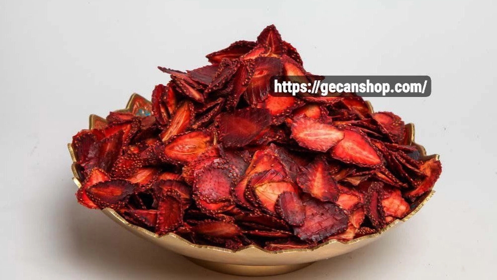 Distribution and export of first class dried sliced ​​strawberries