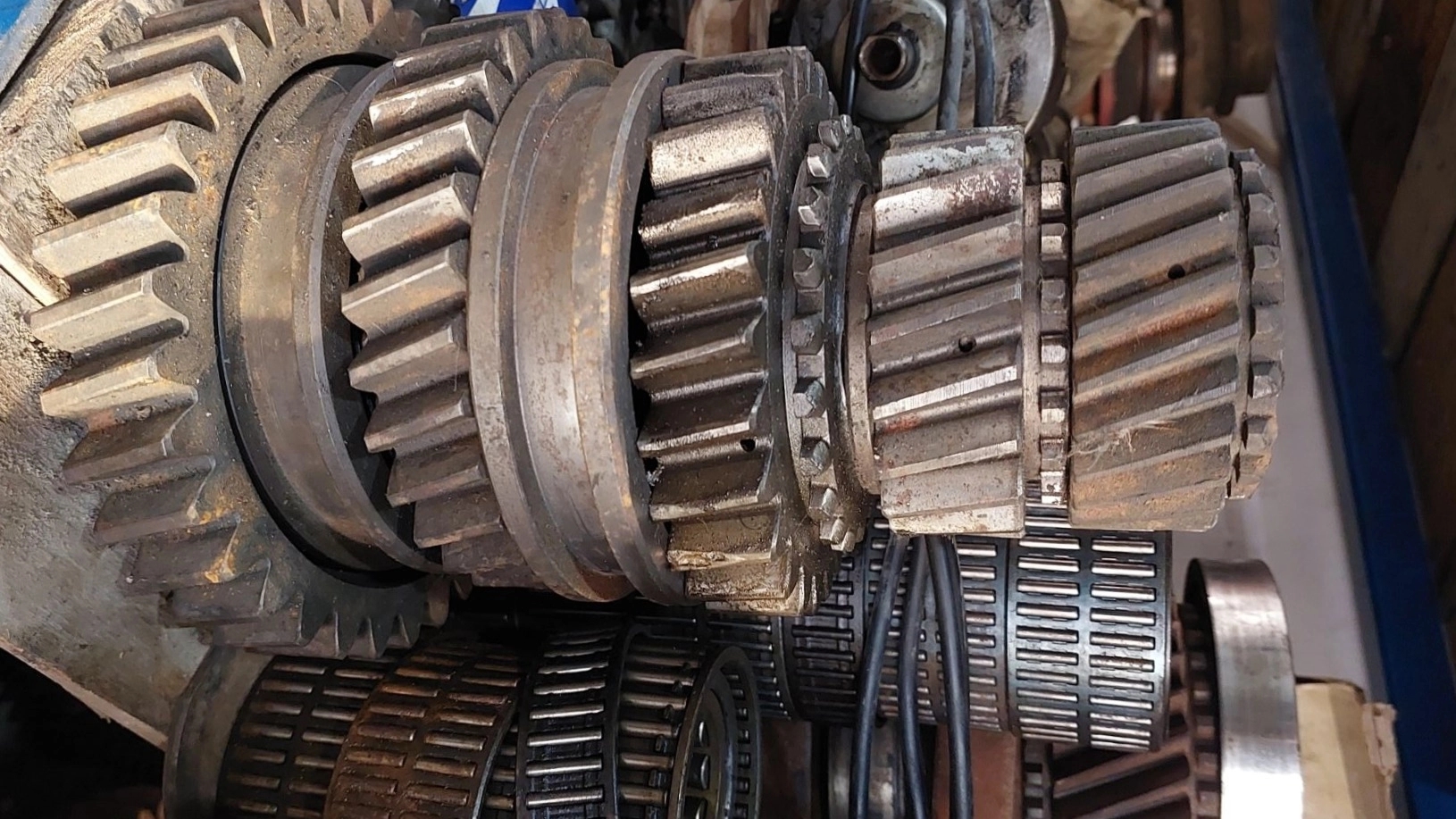 Central gearbox, repair, installation and replacement of gearbox in Bandar Abbas