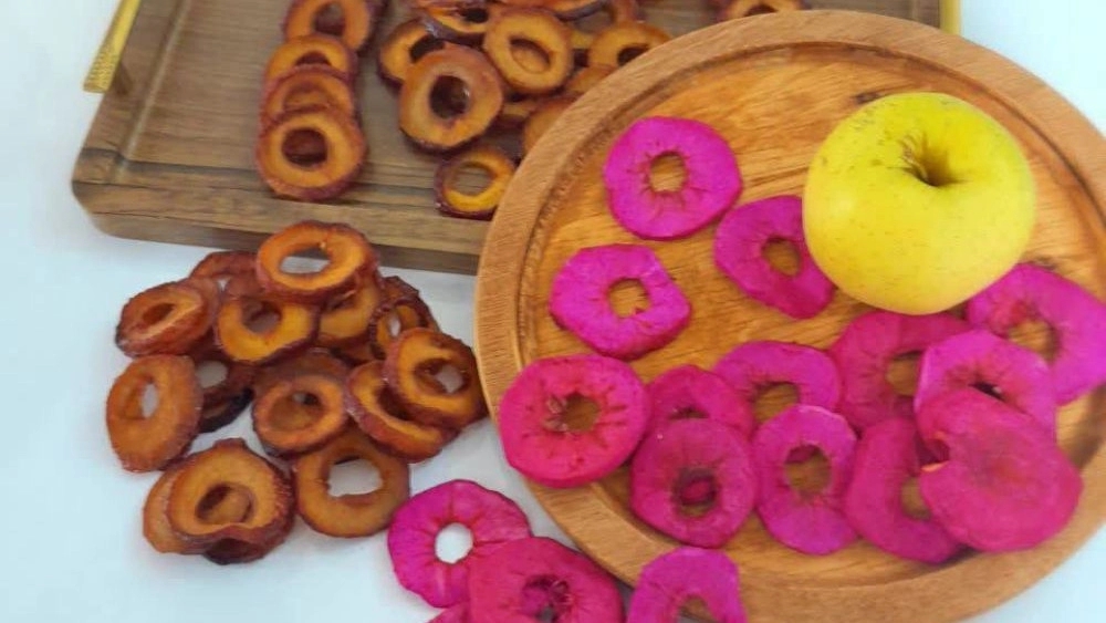 Wholesale distribution and sale of sliced ​​Shabloon plums + dried Shabloon plums