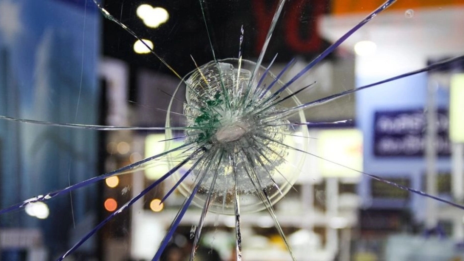 Shell glass, production of bulletproof glass in Tehran