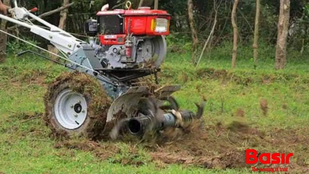 Application of agricultural tiller in gardens