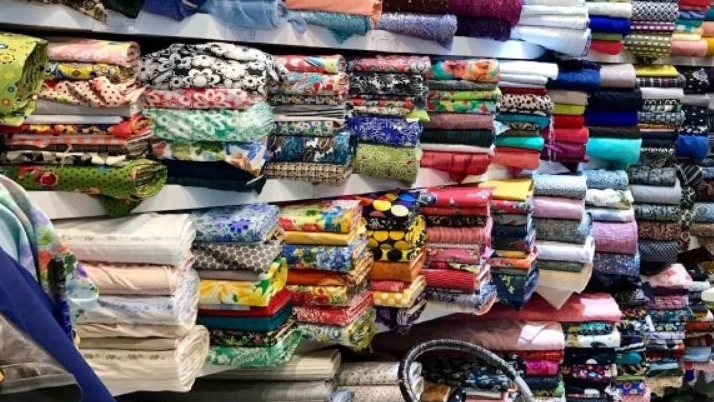 Adel Arzooni, selling quality and cheap fabrics and curtains in Rasht