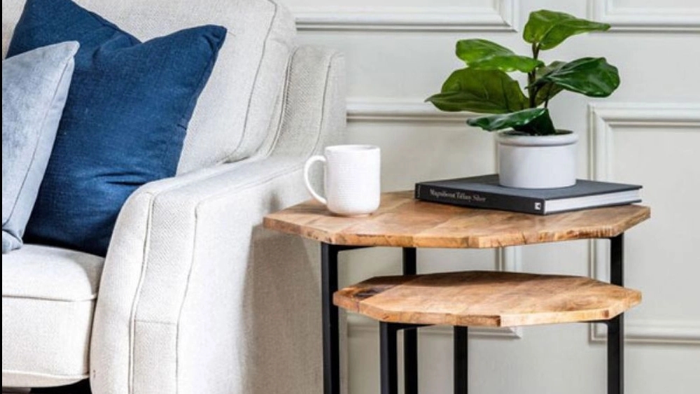 What is the standard height of the honey table?