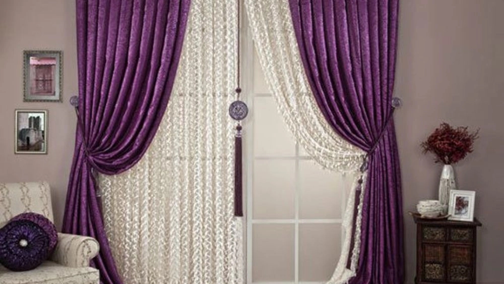 Perdah Sarai Mohsen, sewing and selling curtains in Qaimshahr