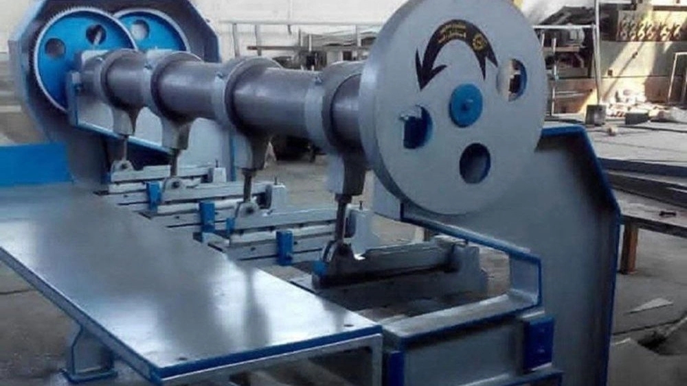 Carton making in Varamin