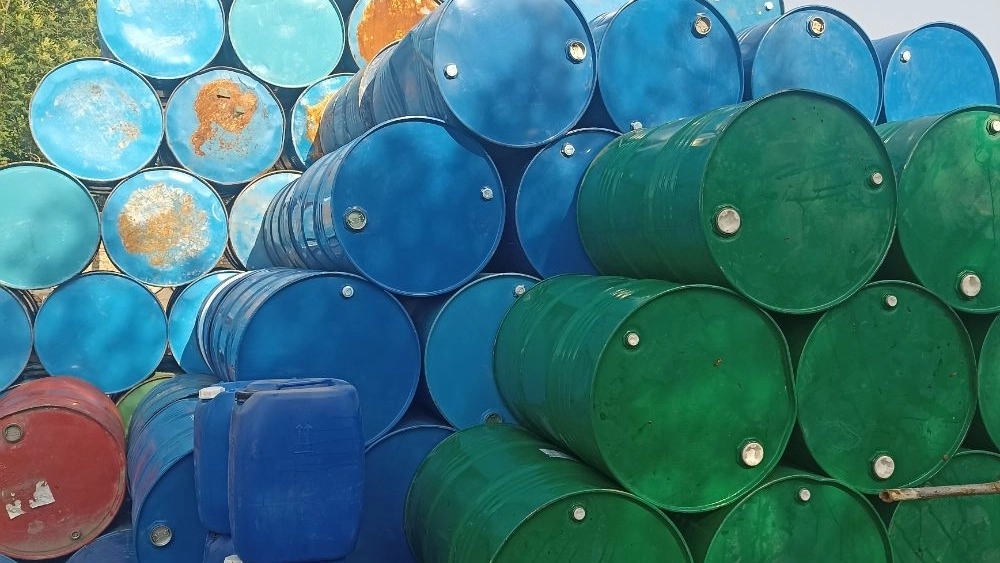 Metal and plastic barrel