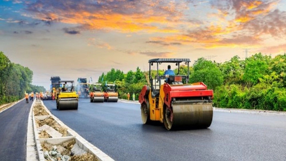 Asphalt work in Kashan