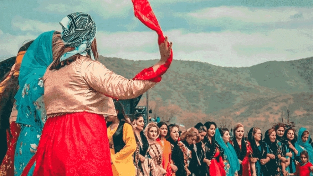 Order production and sale of local clothes in Sardasht