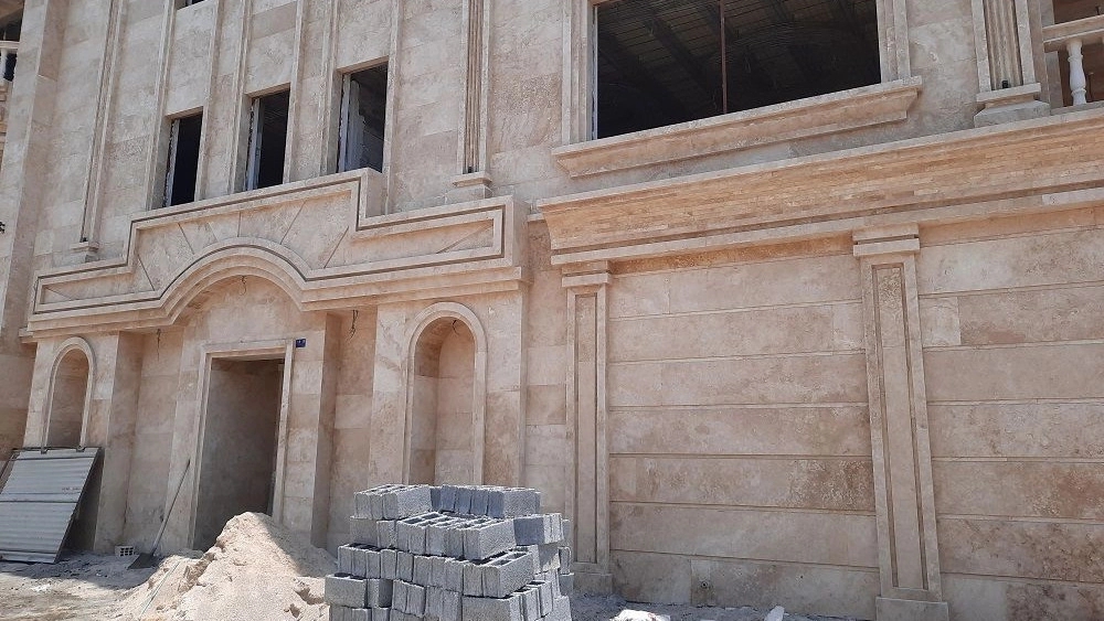 Implementation of the facade of the building in Amlesh