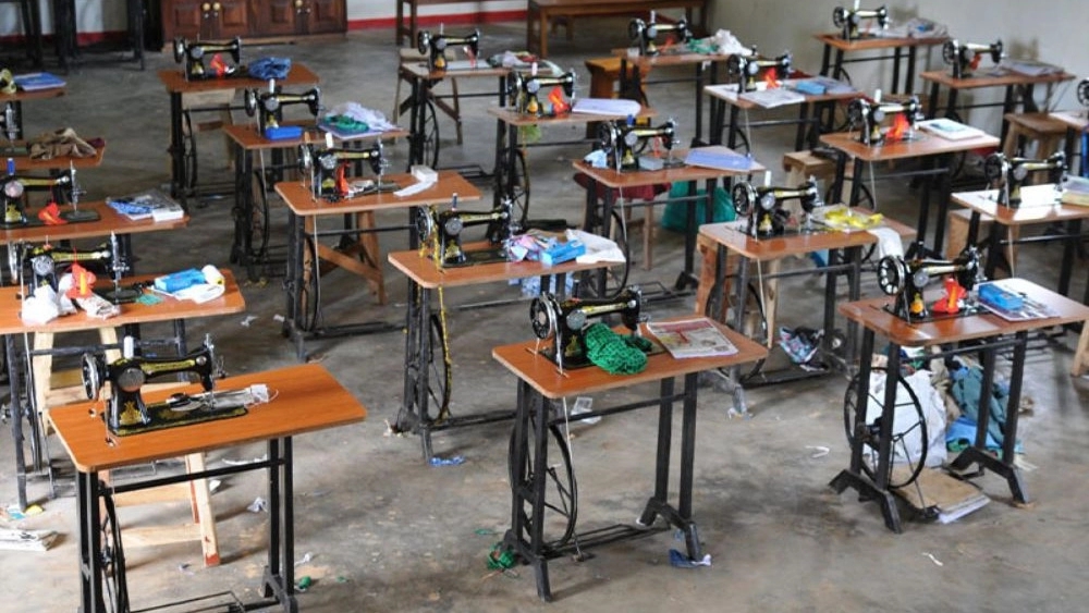 Aine Honar sewing school, a good sewing school in Rasht