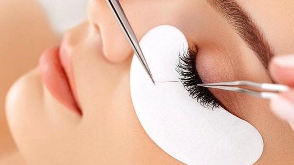 Nik Mehr Darsa Academy, specialized eyelash extension training in Rasht