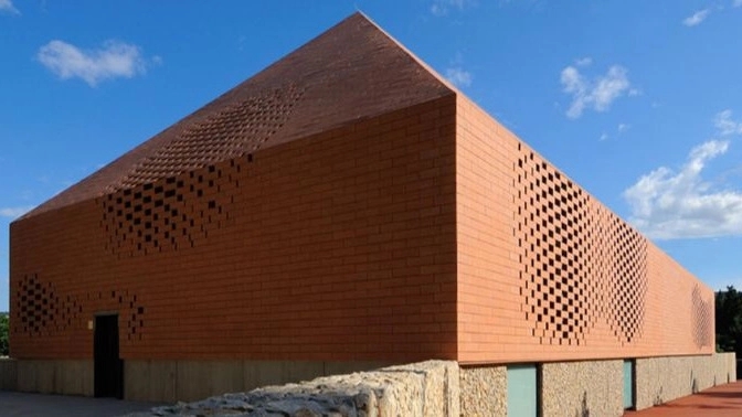 Implementation of brick facade in Shahrbabak