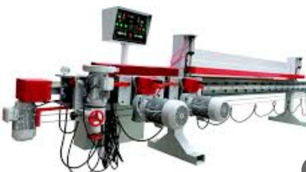 The production of the female edge frame machine in Kohandej Tarash, Isfahan