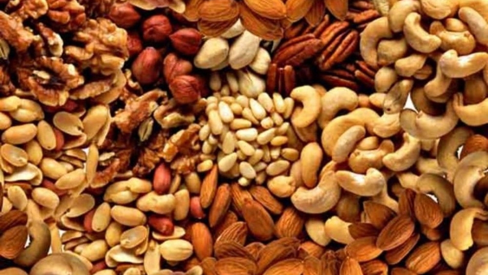 Hasanpour nut roaster, selling all kinds of nuts in Tabriz