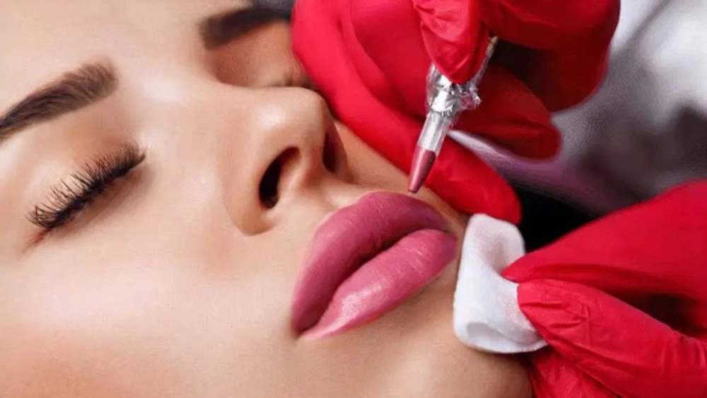 Lip shading in Bonab