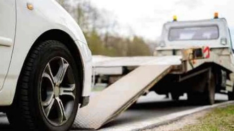 Chalus car tow truck