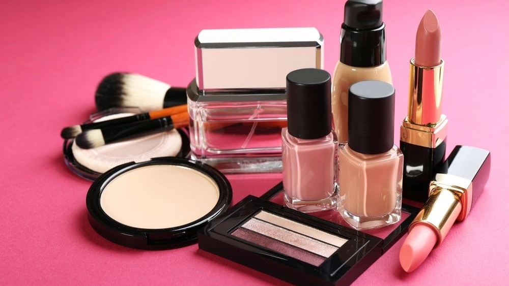 Rose Gallery, sales of cosmetics and colognes in Rasht