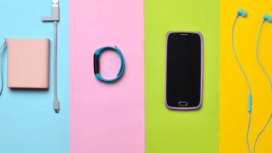 Selling mobile accessories in Zahedan