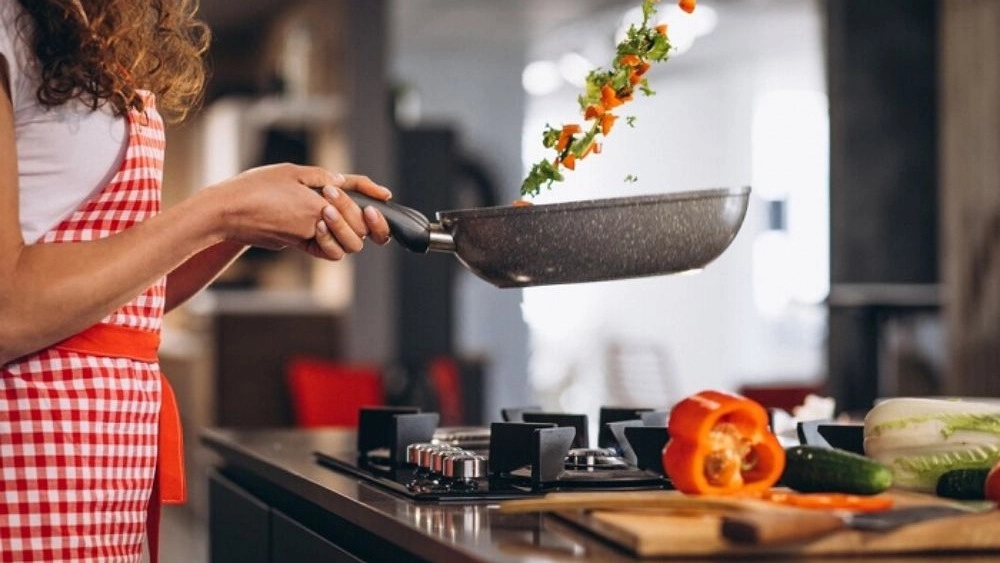 Key differences between home cooking and restaurant cooking