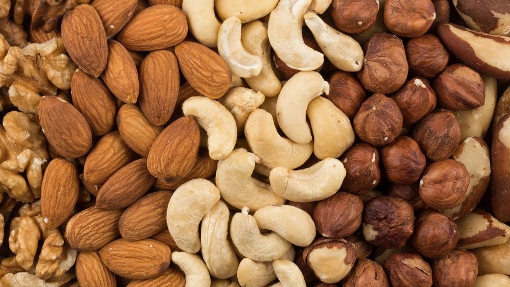 Selling nuts and seeds in Faizabad