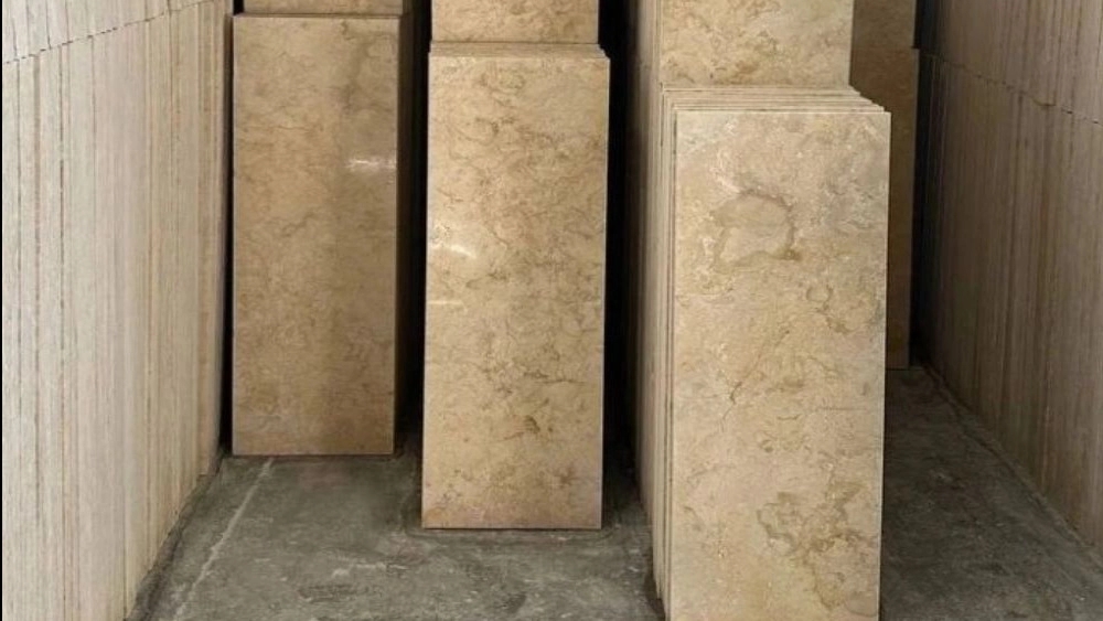 Stone quarrying, production and processing of Karam Amwaj stone in Isfahan