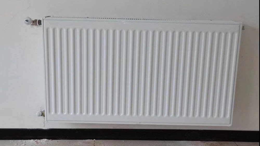 Heating installation, commissioning and service package and wall water heater in Sari