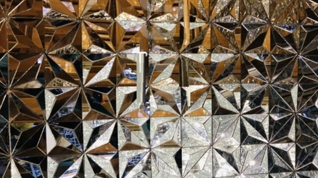 A mirror of a mill in Mashhad
