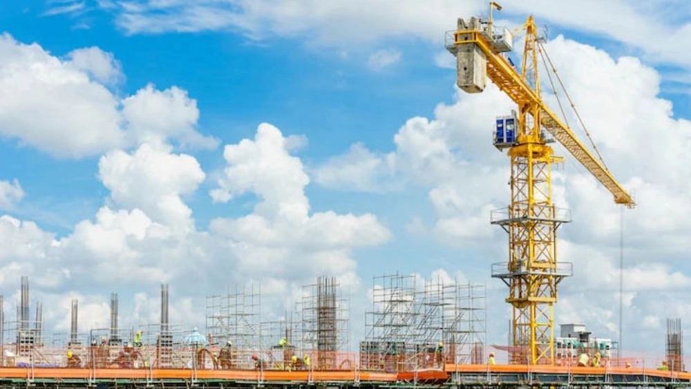Caspian tower crane in Qazvin