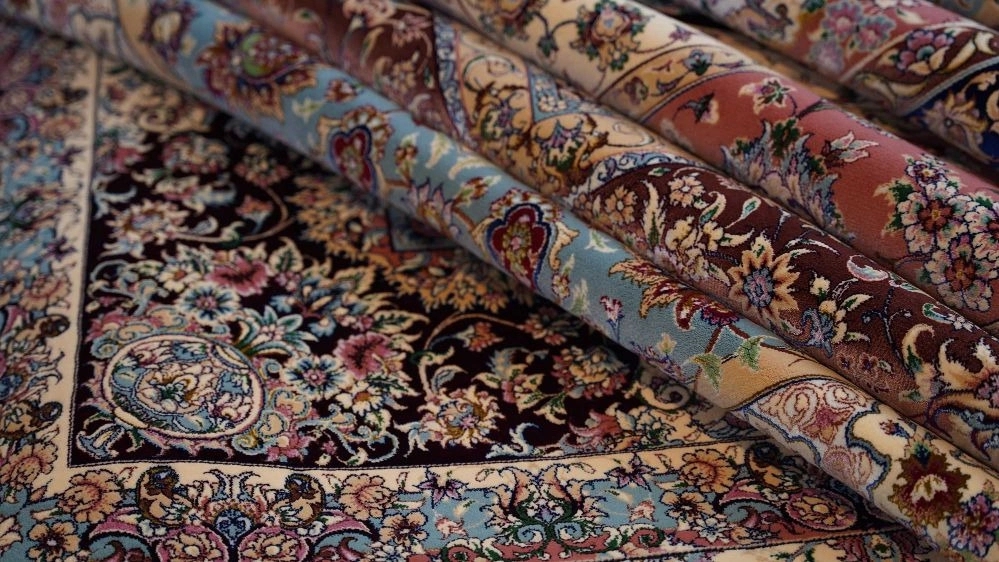 Hosseinian shopping center, sale of carpets, sofas and sleeping goods in Khovaf Khorasan Razavi