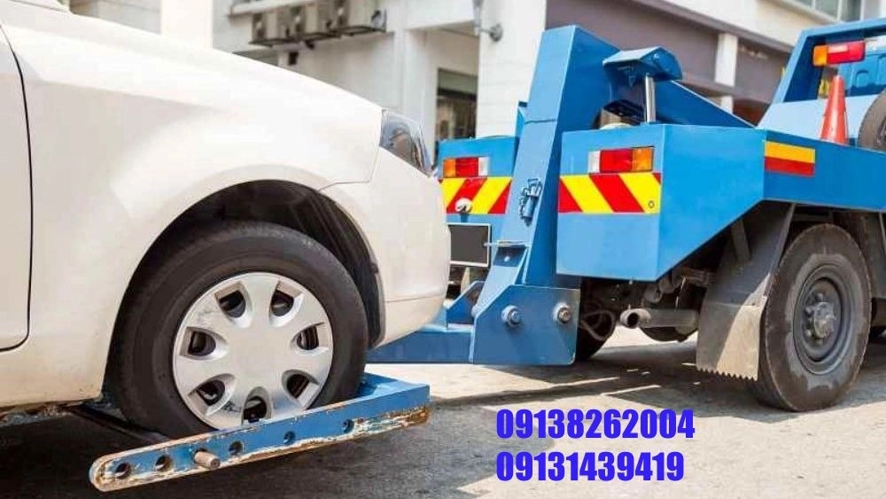 Free wheeled mobile tow truck in Kerman