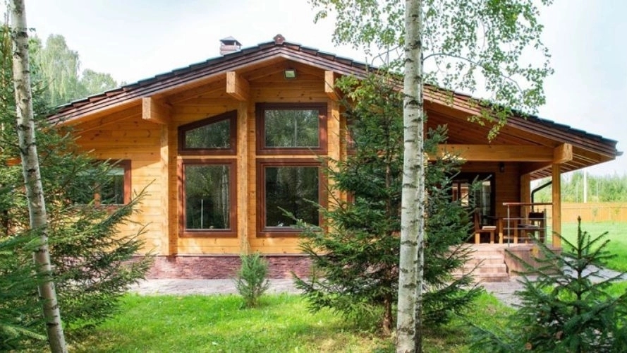 Construction of a villa house and pool made of wood in Qazvin