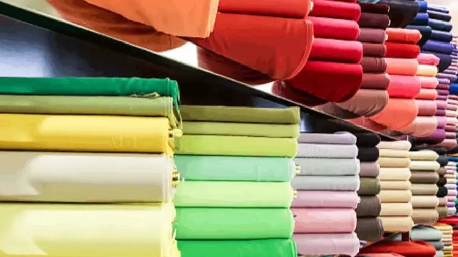 Sarai Zarin Fabrics, selling all kinds of traditional Mantoui cloths in Chabahar