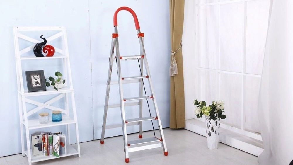 Step-by-step ladder production in Mashhad