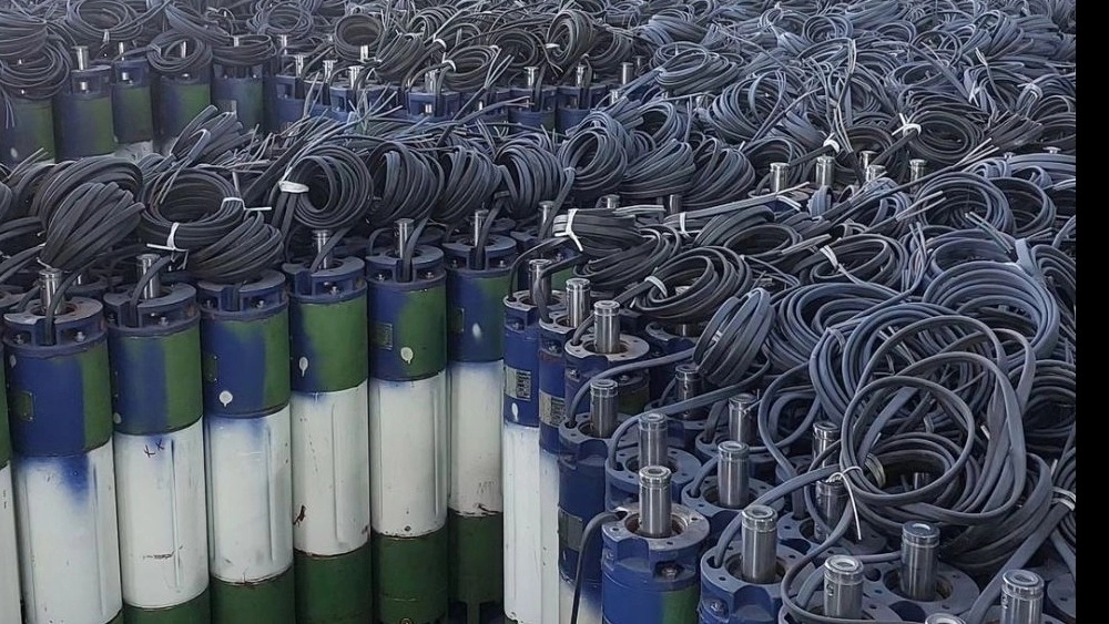 Production of all kinds of floating electric pumps in Tehran