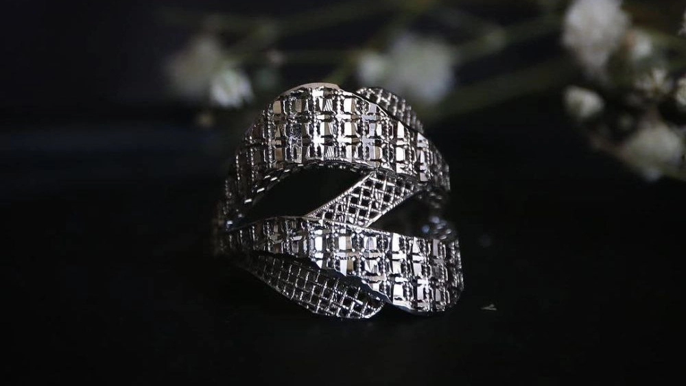 Sadra Gallery, sale of men's and women's silver accessories, rings and services in Isfahan
