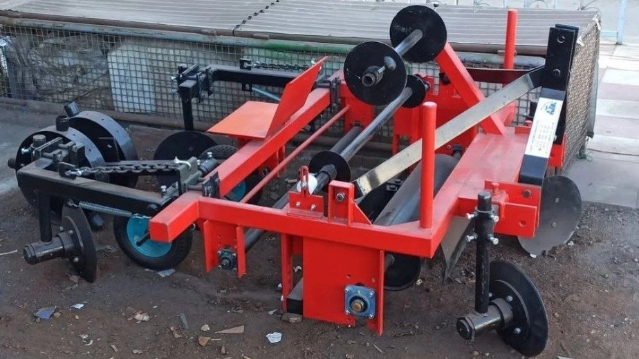 Mousavi agricultural implements, production of disc plow, offset chisel machine type in Isfahan