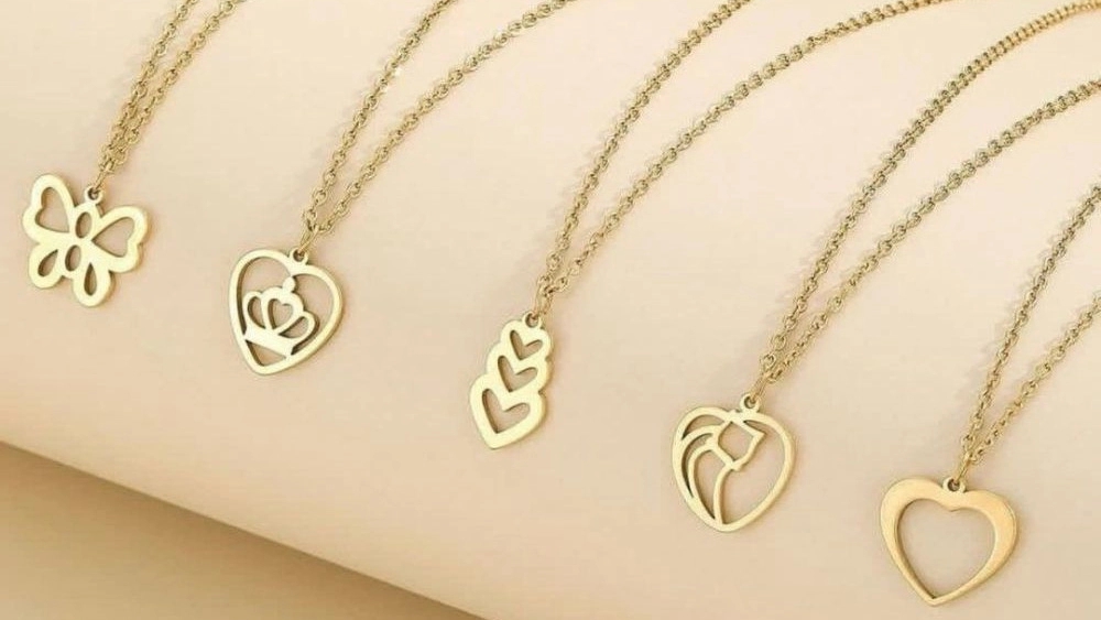 Tanaz Main Gallery, selling minimal and customized baby gold in Tehran