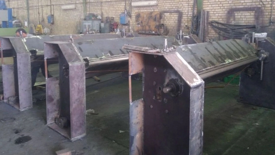 The fourth step of painting the bending machine