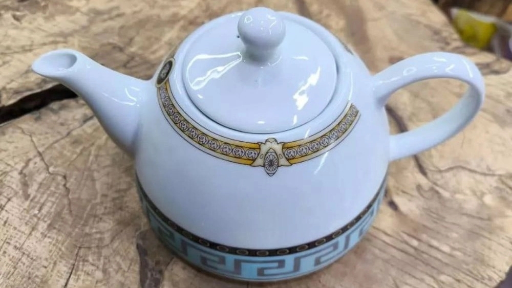Makan Chinese Company, producing and selling all kinds of teapots in Tabriz
