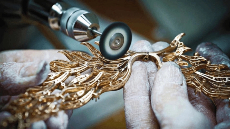 Installment and low-wage goldsmithing in Shiraz